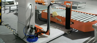 自動邊角式封箱機的工作原理